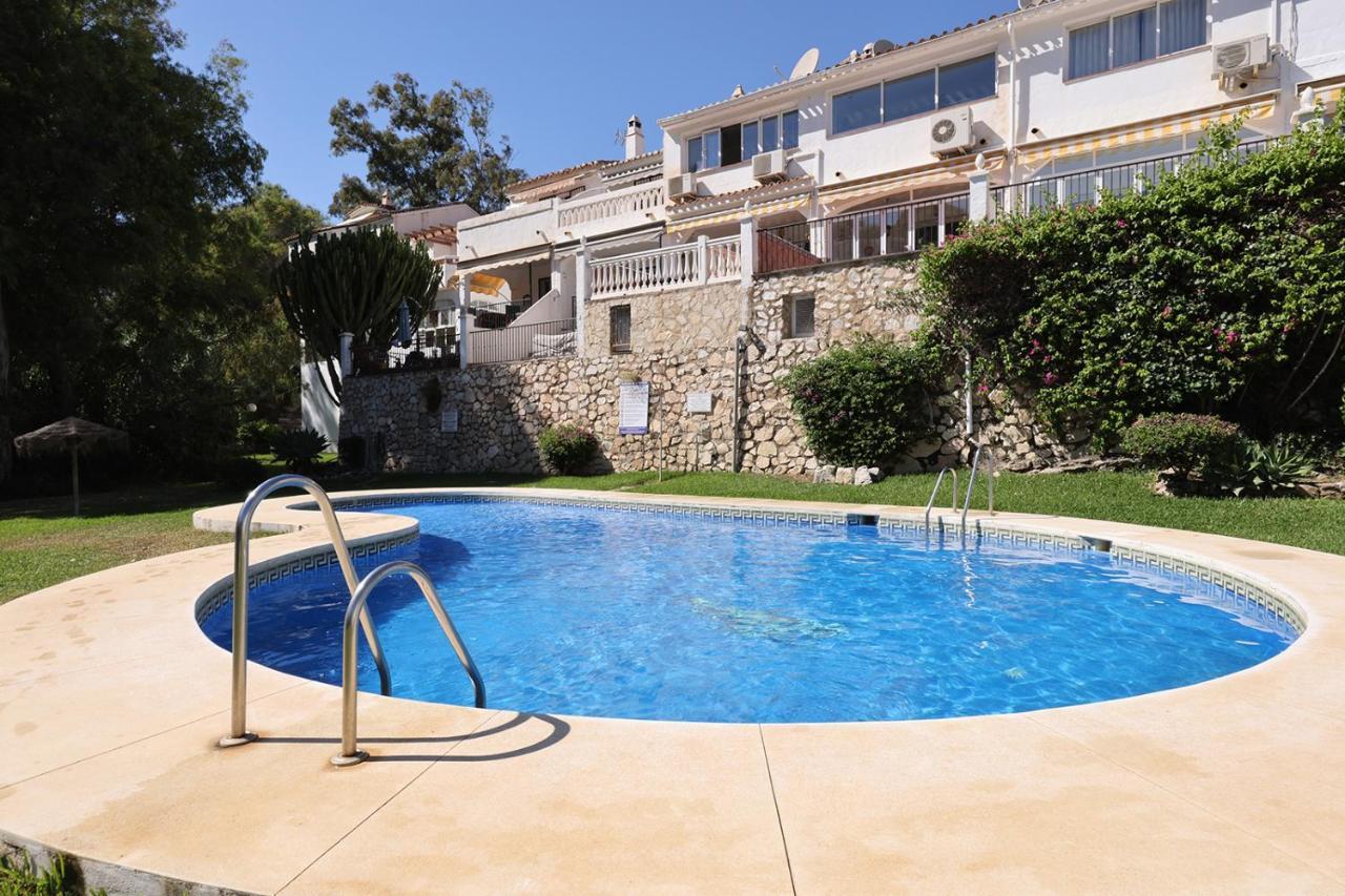 Quaint 2 Bedroom Townhouse With Pool Close To Sea! Benalmádena Exterior foto