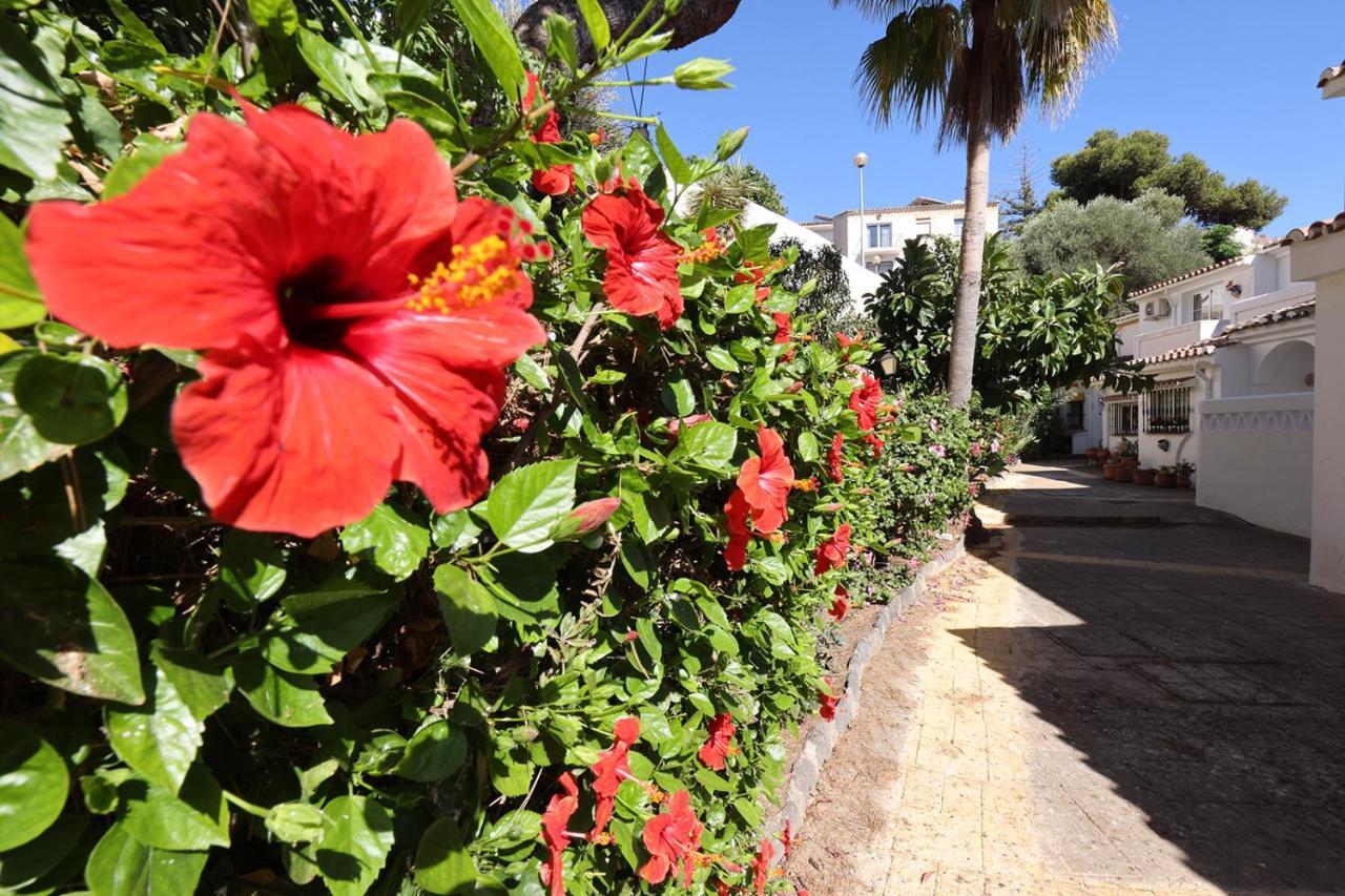 Quaint 2 Bedroom Townhouse With Pool Close To Sea! Benalmádena Exterior foto